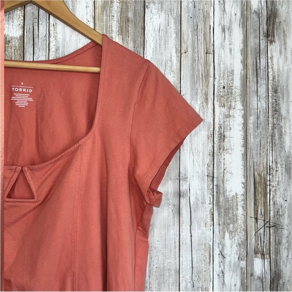 Torrid Foxy Notch Neck Cap Sleeve Salmon Blouse - Picture 4 of 5